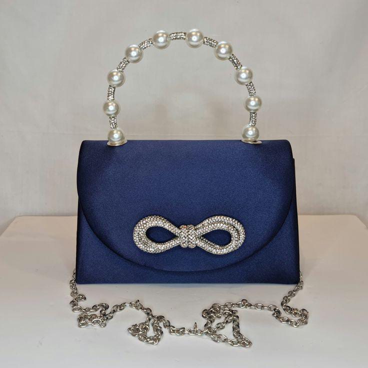 bags with navy blue outfit