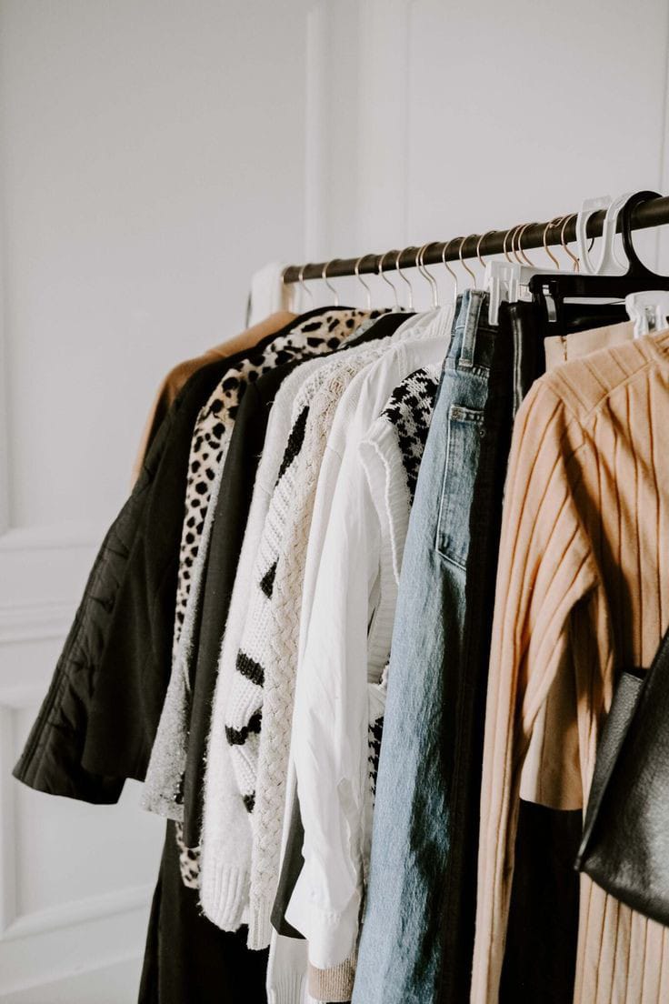 Ultimate Guide Mom Capsule Wardrobe Simplify Your Style